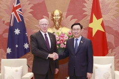 Chủ tịch Quốc hội Vương Đình Huệ hội kiến Toàn quyền Australia David Hurley. (Ảnh: Doãn Tấn/TTXVN)