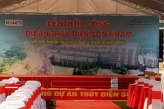 Đơn vị giả danh chủ đầu tư đã dựng rạp để chuẩn bị làm lễ khởi công dự án thủy điện. (Nguồn: Công an Nhân dân)