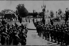 Đông đảo nhân dân tập trung tại Quảng trường Ba Đình nghe Chủ tịch Hồ Chí Minh đọc Tuyên ngôn Độc lập, sáng 2/9/1945. (Ảnh: TTXVN)