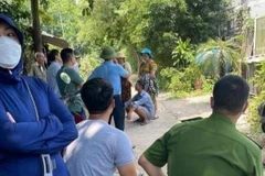 Lực lượng chức năng có mặt tại hiện trường vụ việc.