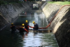 [Photo] Vì sao Hà Nội mỗi lần mưa lớn lại ‘đường phố thành sông’