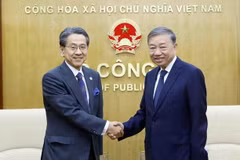 Bộ trưởng Bộ Công an Tô Lâm tiếp Chủ tịch Hội đồng quản trị Ngân hàng Hợp tác Quốc tế Nhật Bản Maeda Tadashi. (Ảnh: Phạm Kiên/TTXVN)