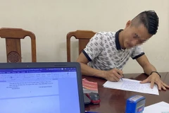 N.A.T, lái xe taxi “dù” làm việc tại cơ quan Công an. (Nguồn: Báo Quảng Ninh)