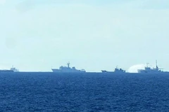 Tàu Trung Quốc tiếp tục dàn hàng ngang, vây ép tàu Việt Nam 