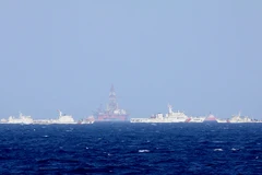 Trung Quốc bố trí tàu bảo vệ quanh giàn khoan Hải Dương-981. (Ảnh: Công Định-Hữu Trung/TTXVN)