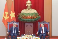 Tổng Bí thư Tô Lâm tiếp Bí thư toàn quốc Đảng Cộng sản Pháp Fabien Roussel. (Ảnh: Thống Nhất/TTXVN)