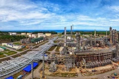 Nhà máy Lọc dầu Dung Quất thuộc Công ty Cổ phần lọc hóa dầu Bình Sơn. (Ảnh: TTXVN)