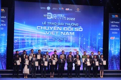 Các doanh nghiệp xuất sắc đoạt giải thưởng Vietnam Digital Awards năm 2022. (Ảnh: Minh Sơn/Vietnam+)