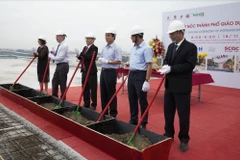 Đại diện Lãnh đạo địa phương và Tập đoàn giáo dục Nguyễn Hoàng tham dự Lễ cất nóc IEC Quảng Ngãi