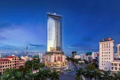 Các khách sạn Vinpearl Hotels còn gây ấn tượng bởi cơ sở vật chất và đẳng cấp dịch vụ đạt chuẩn 5 sao quốc tế.