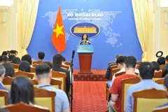 Người phát ngôn Bộ Ngoại giao Lê Thị Thu Hằng trả lời câu hỏi của phóng viên các cơ quan thông tấn, báo chí trong nước và quốc tế. (Ảnh: Minh Đức/TTXVN)