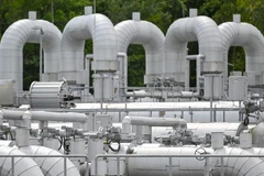 Hệ thống đường ống dẫn khí đốt tại trạm OGE lớn nhất châu Âu ở Werne, Đức. (Ảnh: AFP/TTXVN)