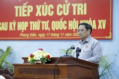 Thủ tướng Phạm Minh Chính phát biểu tại buổi tiếp xúc cử tri thành phố Cần Thơ. (Ảnh: Dương Giang/TTXVN)