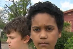 Lấy tiền tiết kiệm mua PS4 tặng máy báo cháy cho người nghèo