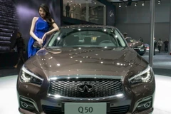 Infiniti Q50 sử dụng động cơ xăng 2.0 có giá từ 54.000 USD