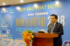 Ông Huỳnh Quang Liêm, Phó Tổng Giám đốc VNPT cho hay, chuyển đổi số là điều không thể chậm trễ và đây chính là lý do Ban tổ chức lựa chọn chủ đề Nhân tài Đất Việt 2017 là "Sức manh công nghệ số." (Ảnh: T.H/Vietnam+)