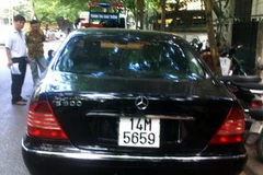 Chiếc xe ôtô vi phạm luật. (Ảnh: Q. Hiệu/Vietnam+)