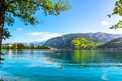 Hồ Zell trên dãy núi Alps. (Nguồn: Escape)