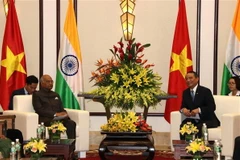 Tổng thống Ấn Độ Ram Nath Kovind tiếp Bí thư Thành ủy Đà Nẵng Trương Quang Nghĩa đến chào. (Ảnh: Đinh Văn Nhiều/TTXVN)