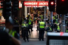 Cảnh sát Australia phong tỏa hiện trường vụ tấn công bằng dao tại Melbourne. (Nguồn: THX/TTXVN)