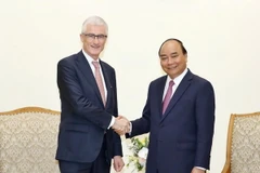 Thủ tướng Nguyễn Xuân Phúc tiếp ông Geert Bourgeois, Bộ trưởng, Thủ hiến vùng Flanders, Vương quốc Bỉ đang có chuyến thăm và làm việc tại Việt Nam. (Ảnh: Thống Nhất/TTXVN)
