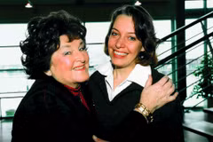 Bà Nina Stemme và giọng ca soprano huyền thoại của Thụy Điển Birgit Nilsson. (Nguồn: Quỹ Birgit Nilsson)