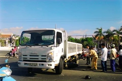 Hiện trường một vụ tai nạn xe tải. Ảnh minh họa. (Nguồn: TTXVN)