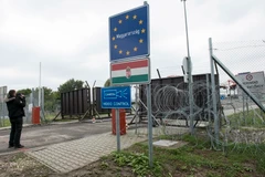Cửa khẩu biên giới giữa Hungary với Croatia tại Baranjsko Petrovo Selo, miền đông Croatia. (Nguồn: THX/TTXVN)
