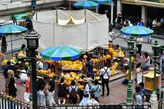 Khách du lịch tại thủ đô Bangkok, Thái Lan. (Nguồn: THX/TTXVN)