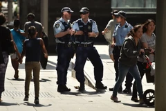  Cảnh sát Australia tuần tra tại quận trung tâm thương mại ở Sydney. (Nguồn: AFP/TTXVN)