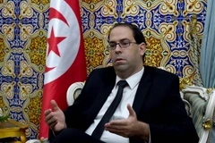 Thủ tướng được chỉ định Youssef Chahed phát biểu tại cuộc họp báo sau khi trình danh sách Chính phủ mới. (Nguồn: AFP/TTXVN)