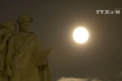 [Video] Ngắm hiện tượng siêu trăng lớn nhất thế kỷ tại Việt Nam