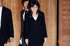 Bộ trưởng Quốc phòng Nhật Bản Tomomi Inada thăm đền Yasukuni (Nguồn: Reuters)