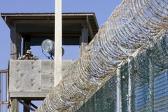 Binh sỹ gác tại nhà tù Guantanamo trên vịnh Guantanamo, Cuba ngày 28/4/2007. (Nguồn: AFP/TTXVN)