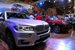 Một mẫu xe của hãng BMW được giới thiệu tại triển lãm ôtô ở Nairobi, Kenya. (Nguồn: AFP/TTXVN)