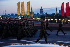 Binh sỹ Nga tham gia diễn tập duyệt binh chào mừng Ngày Chiến thắng tại Moskva ngày 5/5. (Nguồn: EPA/TTXVN)