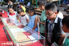 Khám phá những bản sách cực kỳ quý hiếm in từ thế kỷ trước