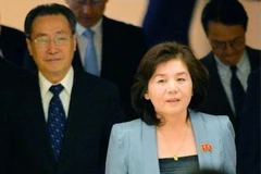 Vụ phó Vụ Bắc Mỹ thuộc Bộ Ngoại giao Triều Tiên Choe Son-hui (phải) tuyên bố các cuộc đàm phán 6 bên đã hoàn toàn thất bại. (Nguồn: Kyodo/TTXVN)