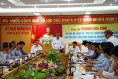 Phó Thủ tướng Trương Hòa Bình làm việc với 4 tỉnh miền Trung về bồi thường, hỗ trợ thiệt hại sự cố môi trường biển. (Ảnh: Hoàng Ngà/TTXVN)