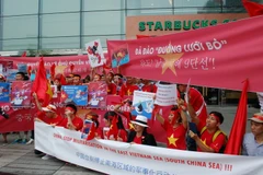 [Photo] Người Việt "nhuộm đỏ" Seoul, biểu tình phản đối Trung Quốc