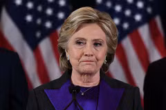 Bà Hillary Clinton trong bài phát biểu sau khi kết quả bầu cử Tổng thống được công bố ở New York, ngày 9/11. (Nguồn: AFP/TTXVN)