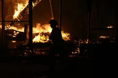 Binh sĩ Liban tuần tra ở thủ đô Beirut sau các cuộc bạo động. (Nguồn: AFP/TTXVN)