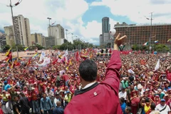 Người dân Venezuela tuần hành ủng hộ Chính phủ tại Caracas ngày 1/9. (Nguồn: EPA/TTXVN)