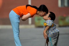 Cặp đôi hạnh phúc Dong Zhijun và Yuan Wanyu. (Nguồn: .dailymail.co.uk)