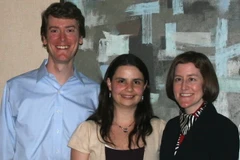 Tạo ra được kháng thể giúp giảm số lượng virus HIV trong máu