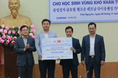 Tặng 3.500 quà trị giá 1,8 tỷ đồng cho học sinh nghèo Thái Nguyên 