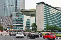 Xe cộ lưu thông ở thủ đô Jakarta, Indonesia. (Ảnh: AFP/TTXVN)