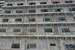 Rơi từ tầng 7 công trình xây dựng xuống đất, một nữ công nhân tử vong