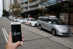 Ứng dụng Uber trên điện thoại di động. (Ảnh: THX/TTXVN)