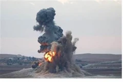 Không quân UAE tiến hành không kích các cơ sở dầu mỏ của IS